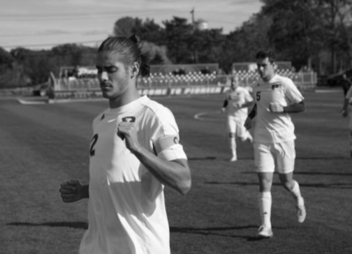 Photo by Philip James Andersson  Senior captain, David Gutierrez Arvidsson, jogging to the locker rooms at half-time.